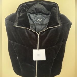 NWT Alo Yoga Ribbed Velour Mountainside Puffer Vest 🖤⛰️🔥